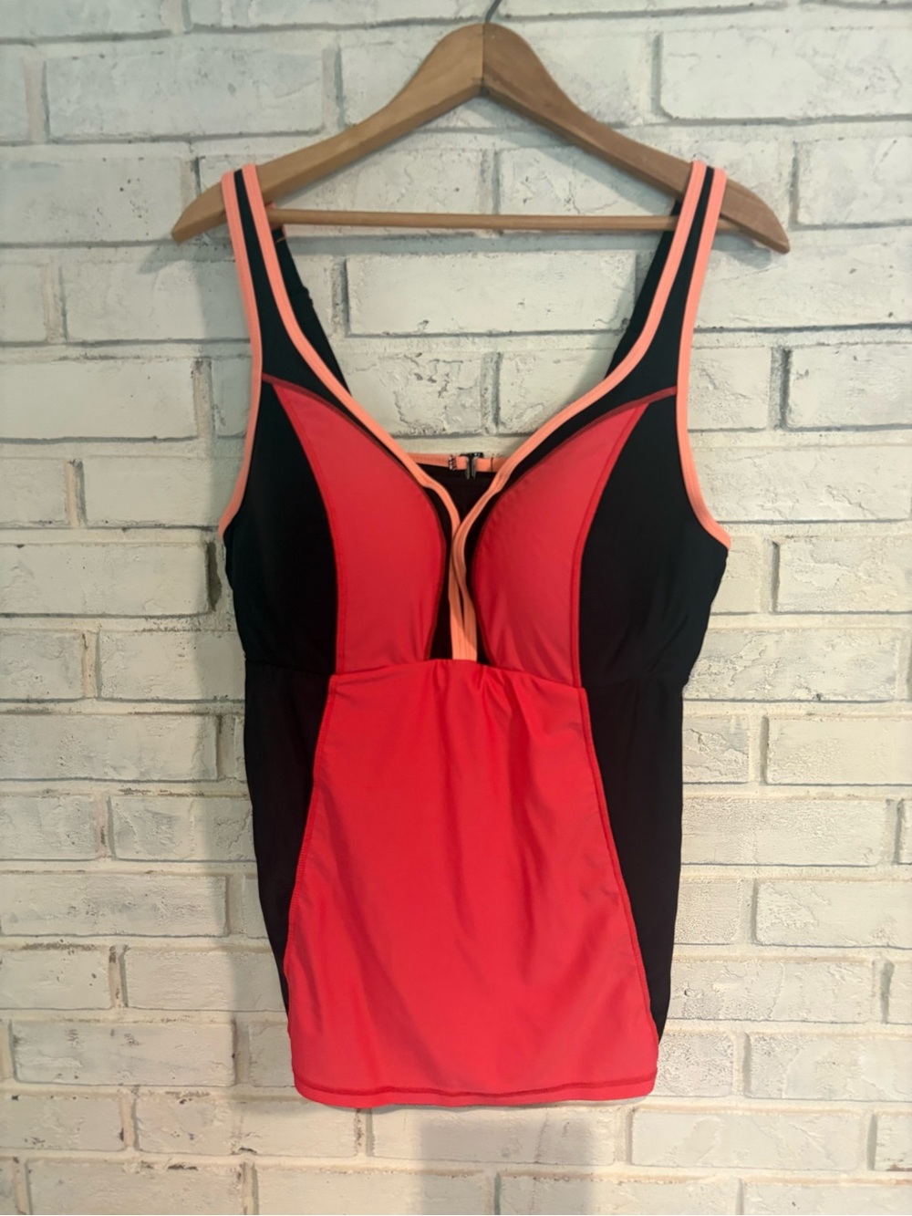 Cacique Swim black/coral Swim Top with peach Trim 38DDD